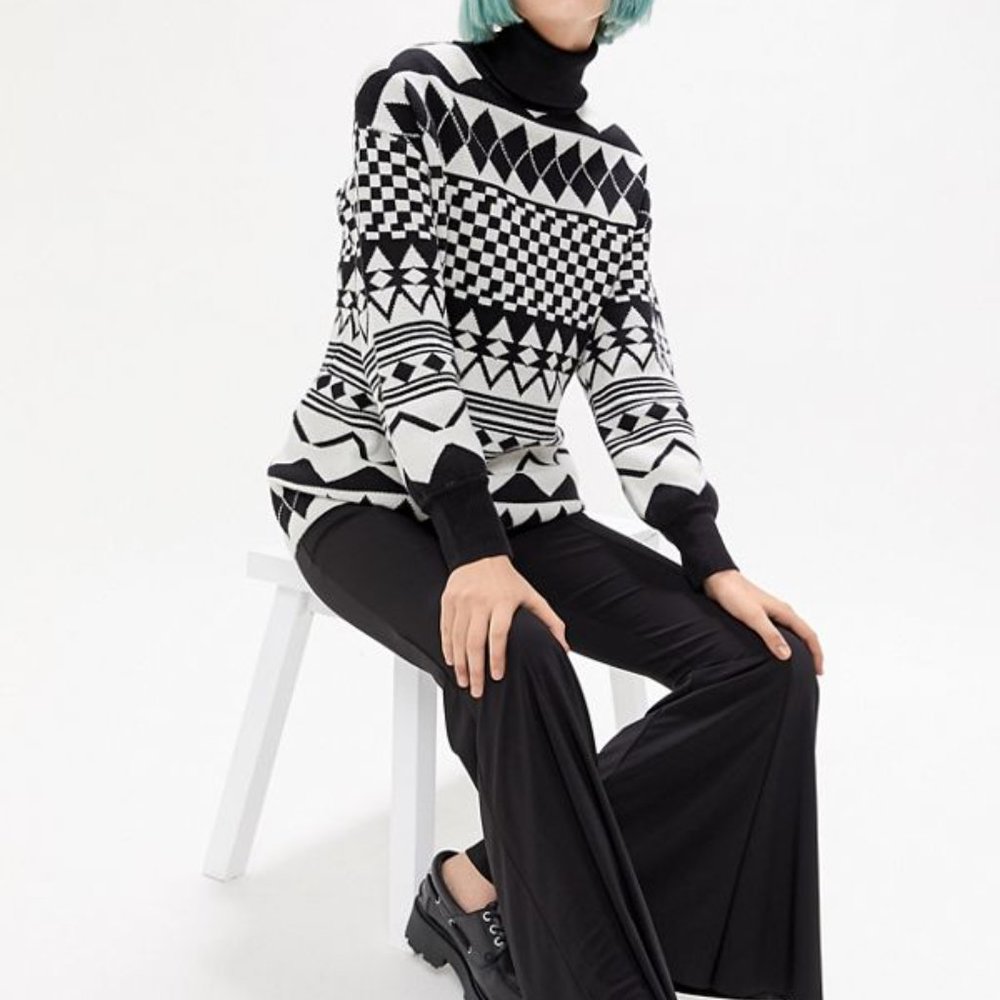 URBAN OUTFITTERS WOMENS SNYDER INTARSIA KNIT TURTLENECK SWEATER S BLACK & WHITE